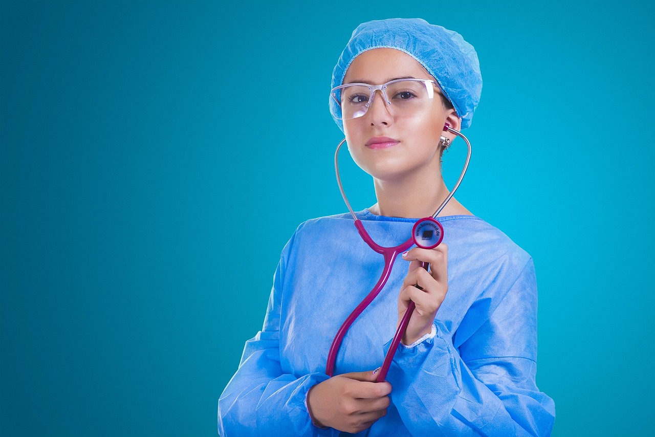 Comment l'Ordre des médecins assure-t-il la garantie de la compétence et de la déontologie médicale ?